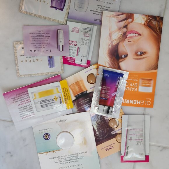 Big box of cruelty free samples, many Strivectin delux size, high end brands - Picture 2 of 5